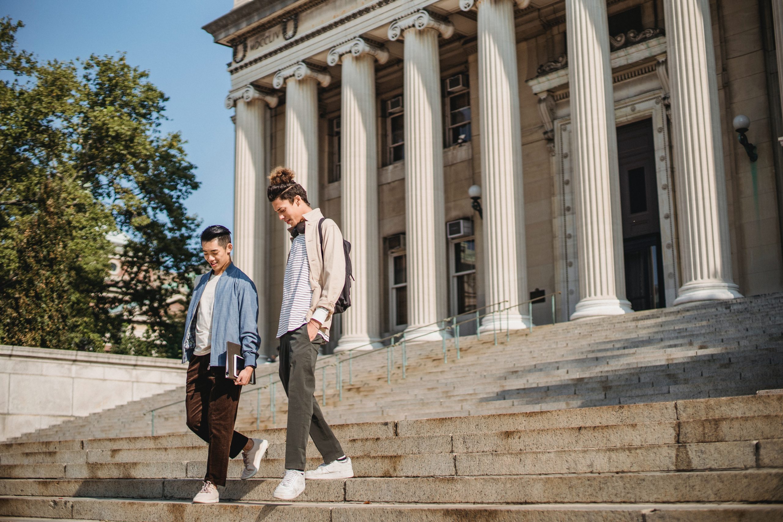 University smart lockers - students in campus